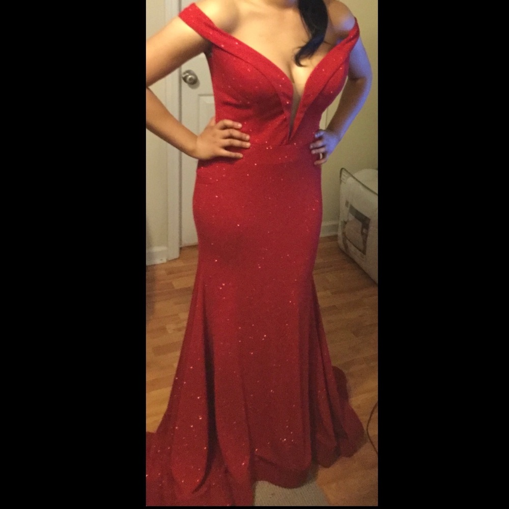 Prom dress - Picture 2 of 3